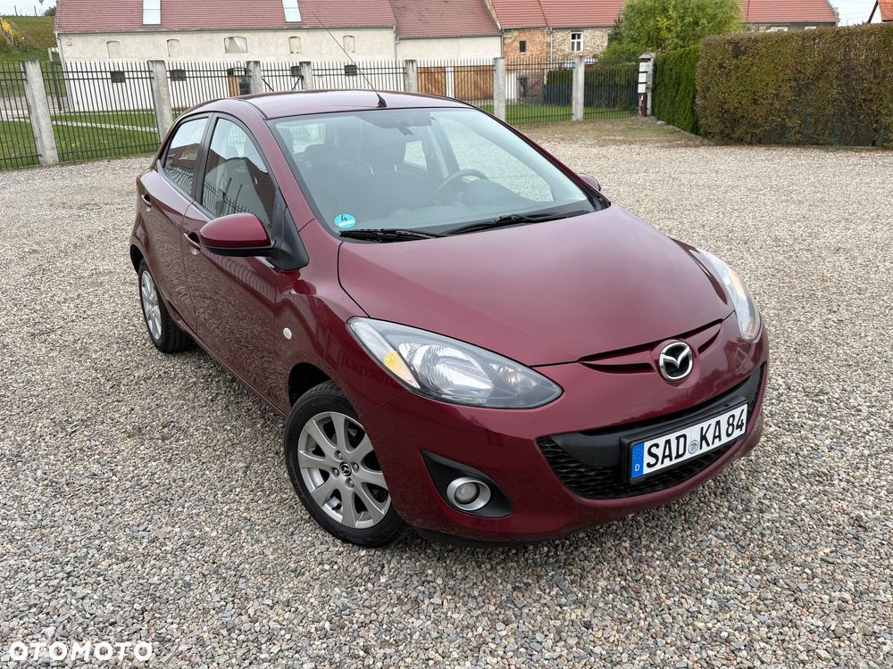 Mazda 2 2013 photo 2