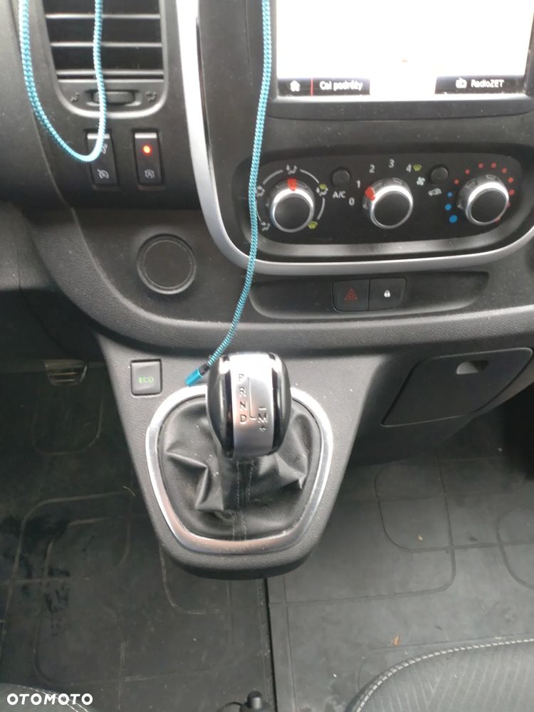 Renault Trafic Grand 2.0 dCi EDC - 11