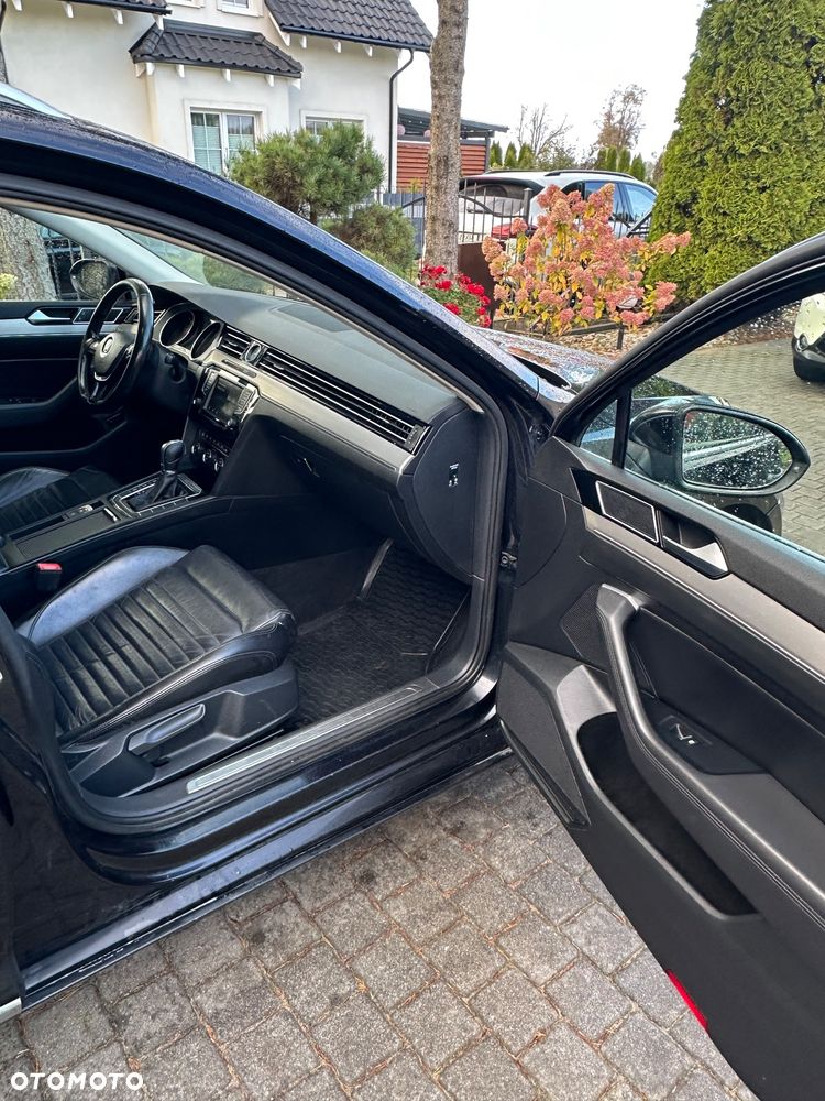 Volkswagen Passat 2.0 TDI SCR 4Mot DSG Highline - 35