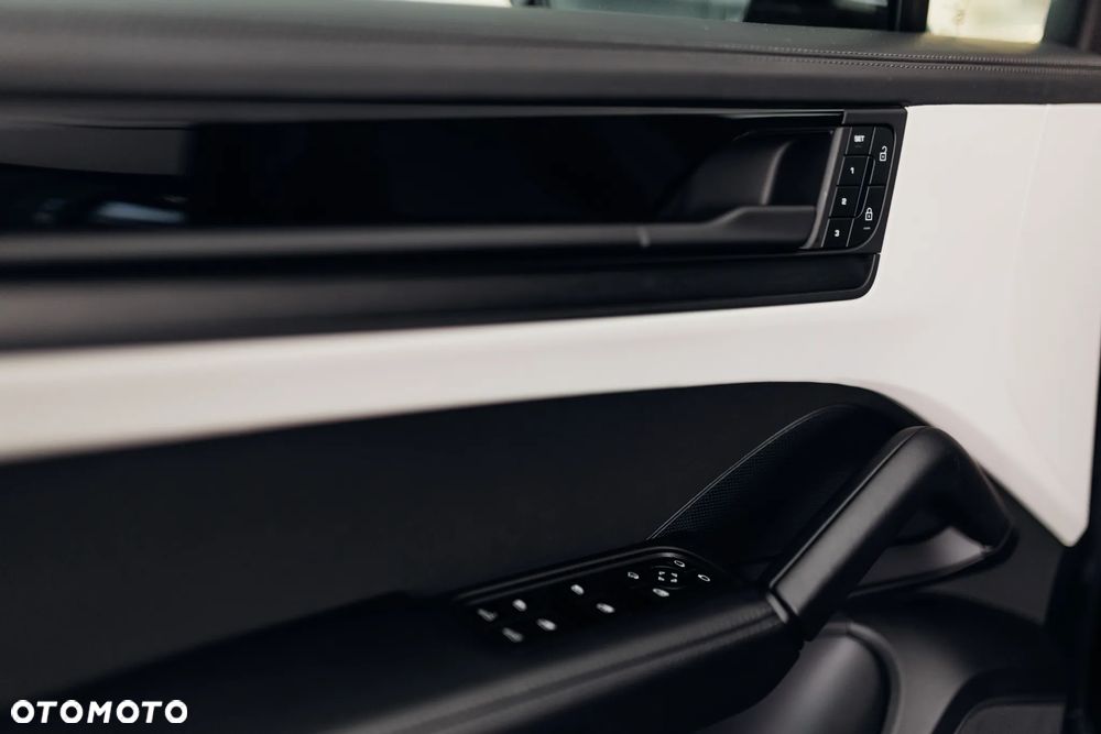 Porsche Cayenne GTS - 35