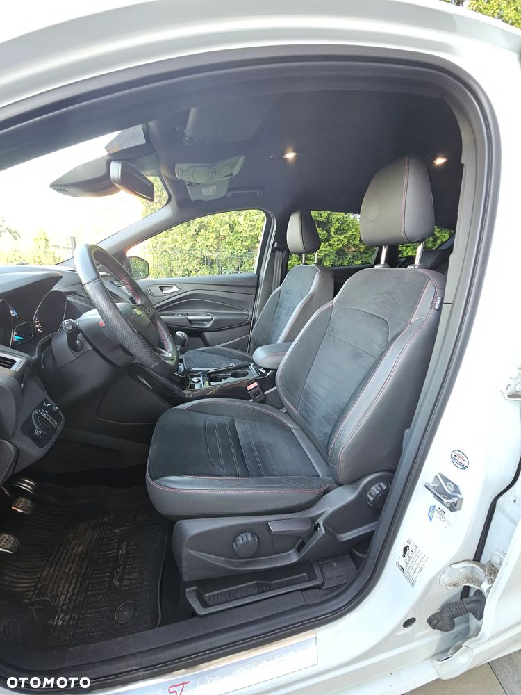 Ford Kuga 1.5 EcoBoost 2x4 ST-Line - 15