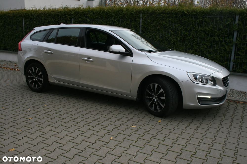 Volvo V60 D3 Drive-E Dynamic Edition (Momentum) - 14