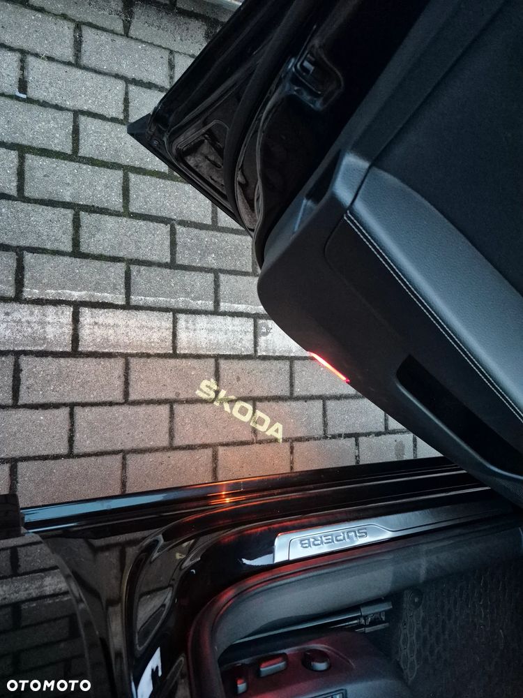 Skoda Superb 2.0 TSI DSG Style - 37