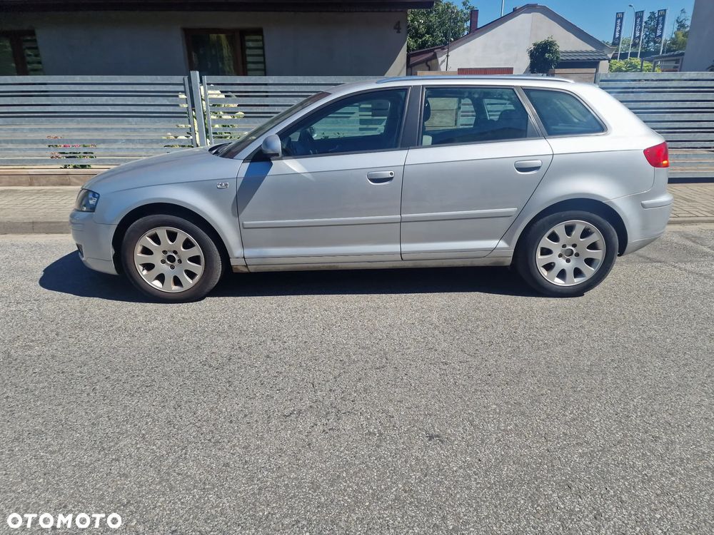 Audi A3 Sportback 1.6 FSI Ambiente - 6