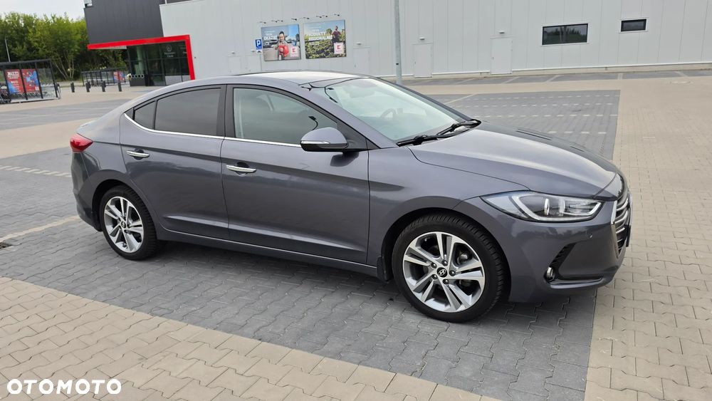 Hyundai Elantra 1.6 Style - 27