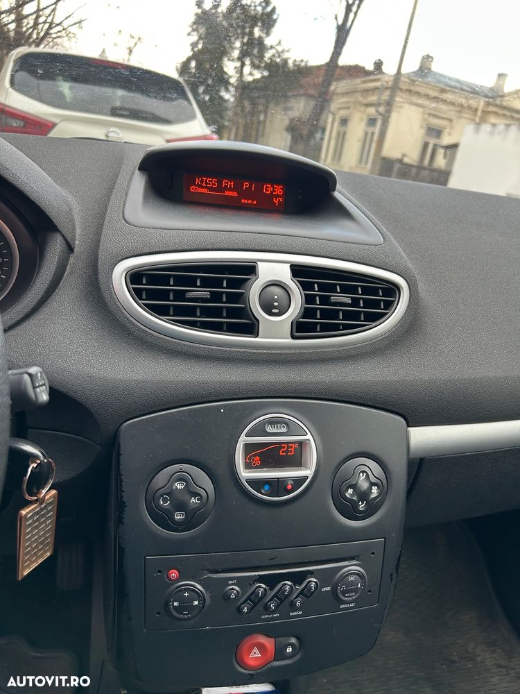 Renault Clio 1.5dCi Authentique - 8
