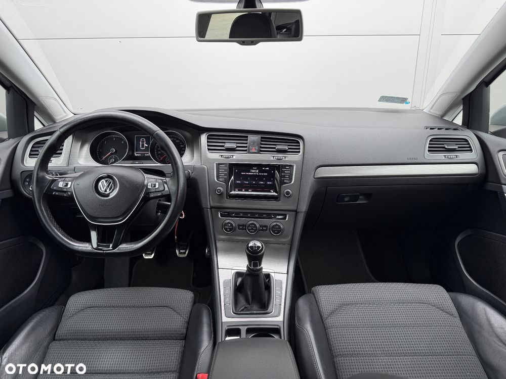 Volkswagen Golf - 14