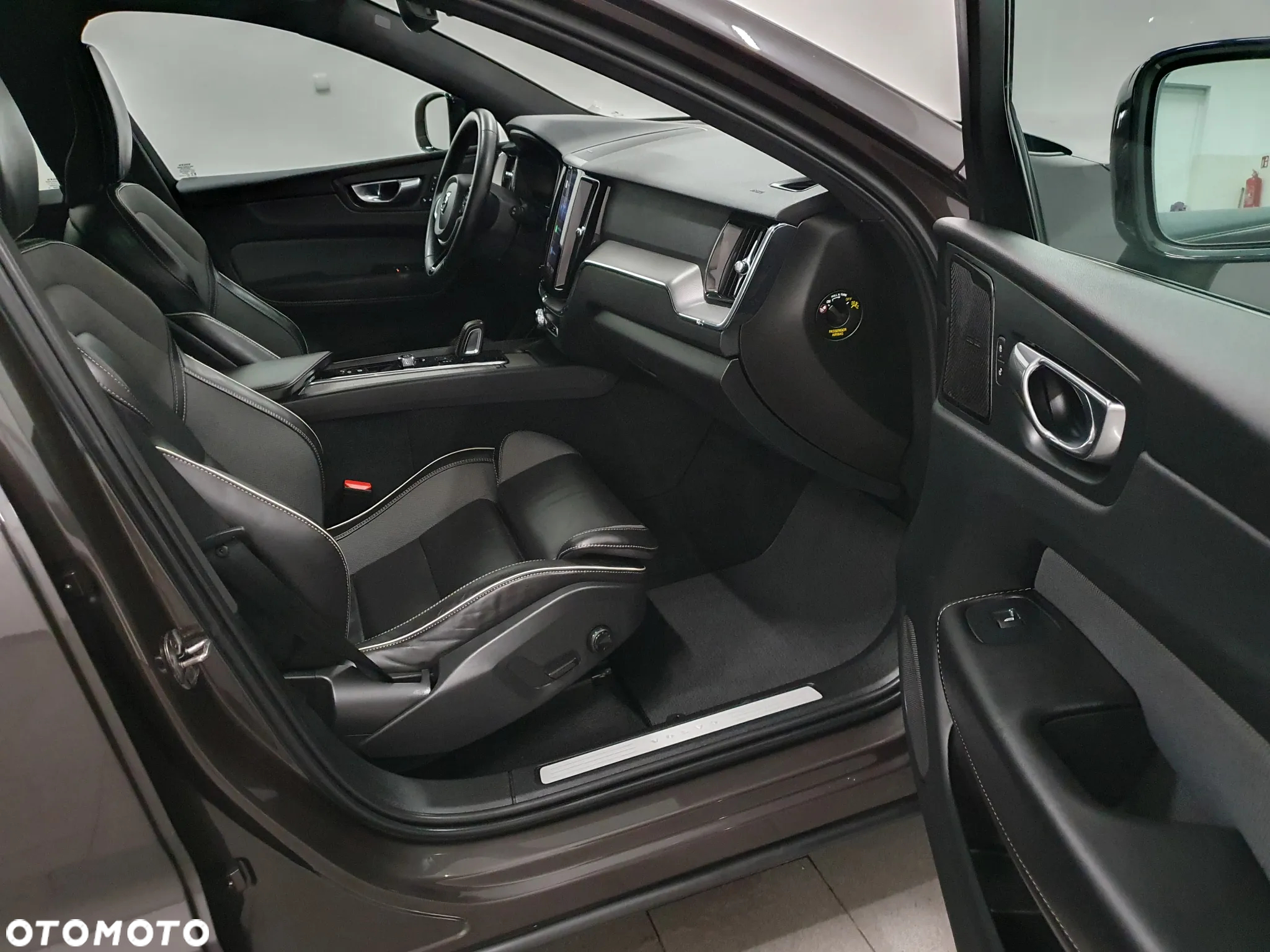 Volvo XC 60 B5 D AWD Geartronic RDesign - 31