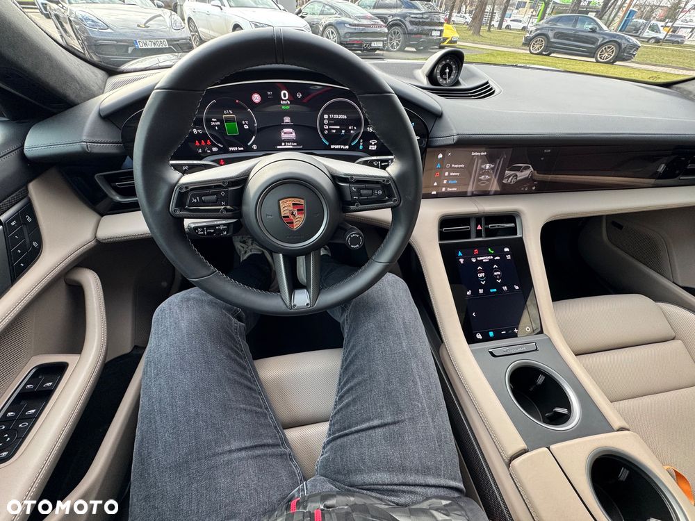 Porsche Taycan 105kWh 4 - 17