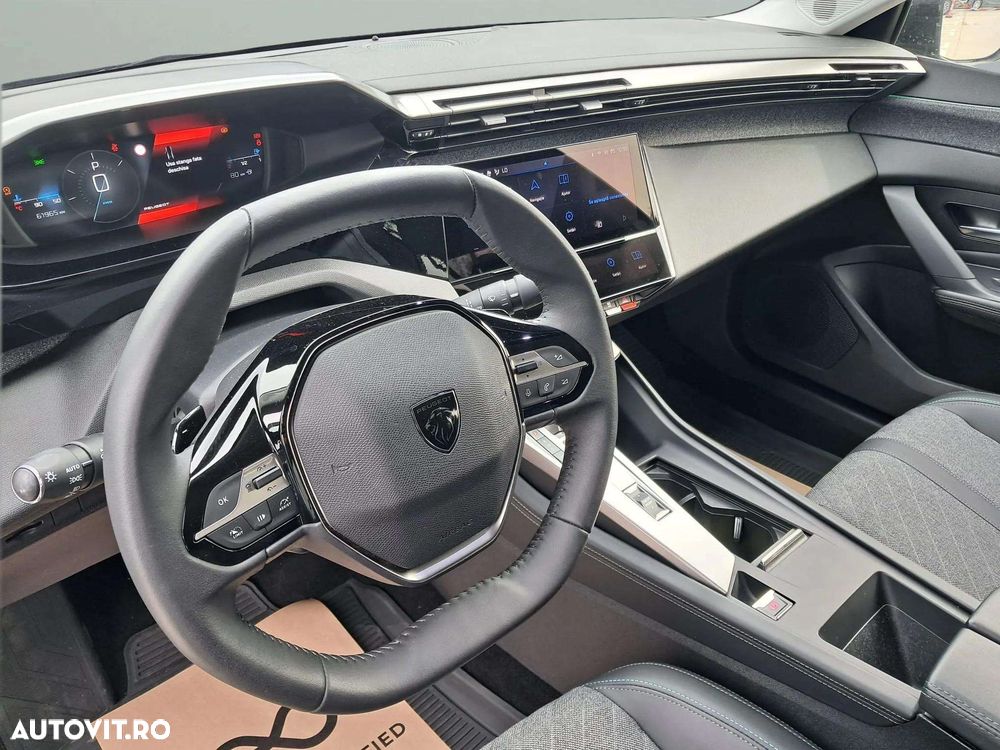 Peugeot 408 - 6