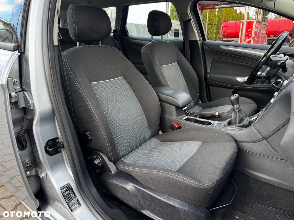 Ford Mondeo 1.6 Gold X - 16