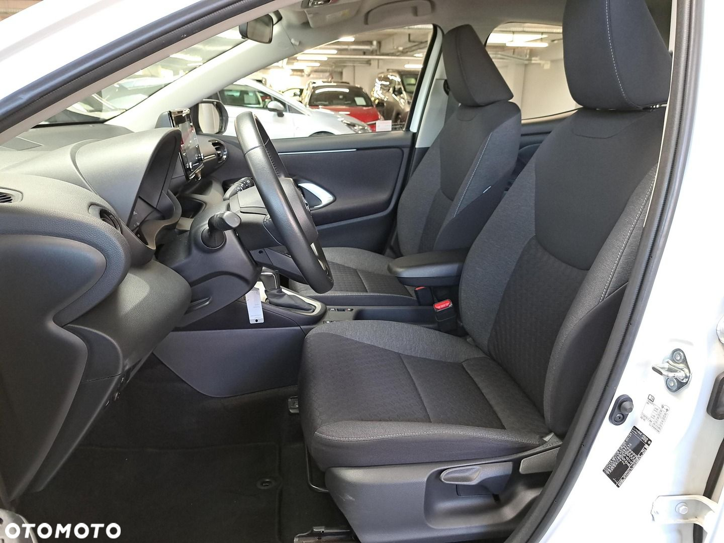Toyota Yaris - 10
