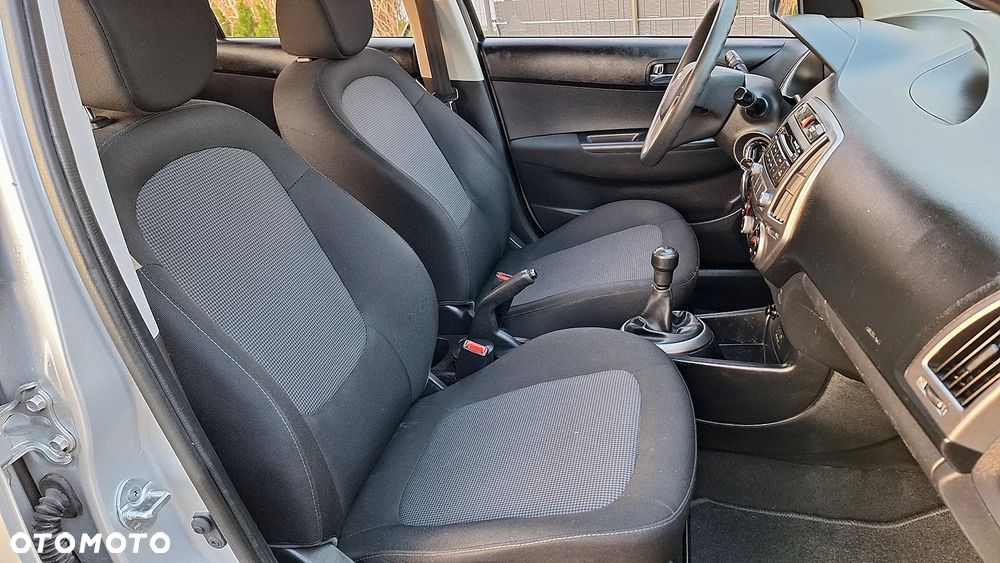 Hyundai i20 1.25 Comfort - 11