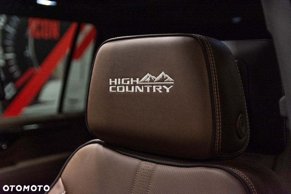 Chevrolet Suburban - 15