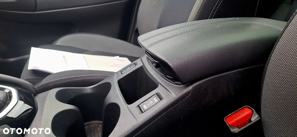 Nissan Qashqai 1.3 DIG-T DCT N-CONNECTA - 18