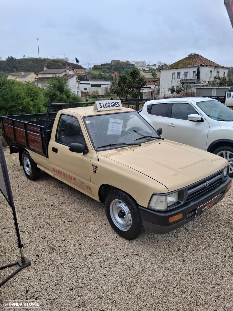 Toyota Hilux - 2