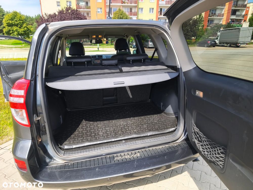 Toyota RAV4 - 8