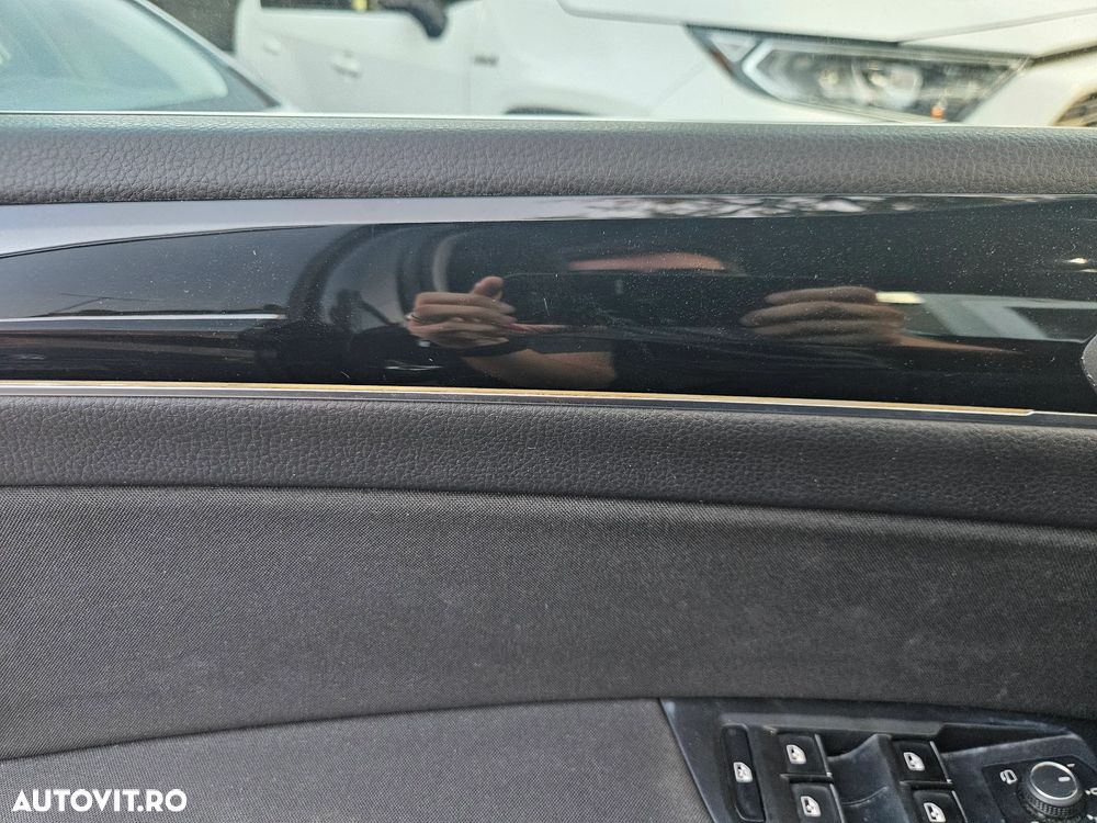 Volkswagen Touran 1.5 TSI DSG Highline - 9