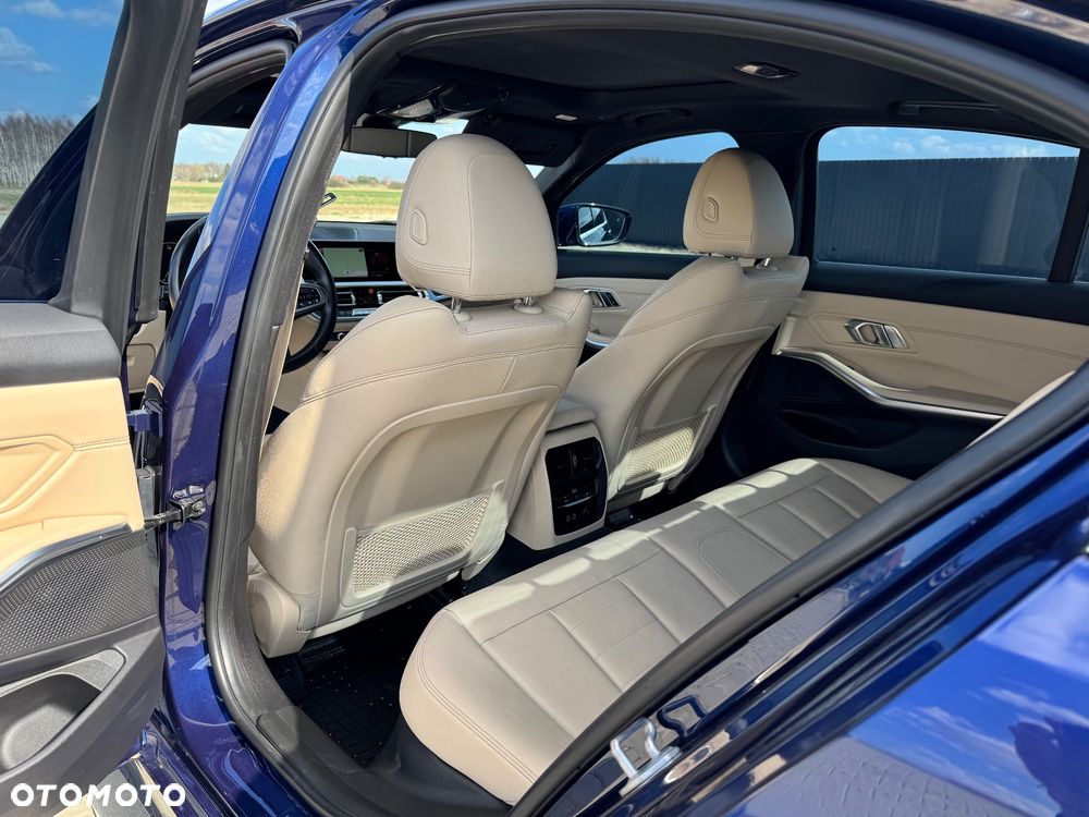 BMW Seria 3 330i M Sport - 20