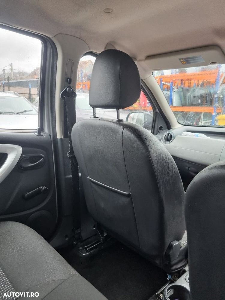 Interior complet Dacia Duster 2010 - 2013 SUV 4 Usi (1487) - 3