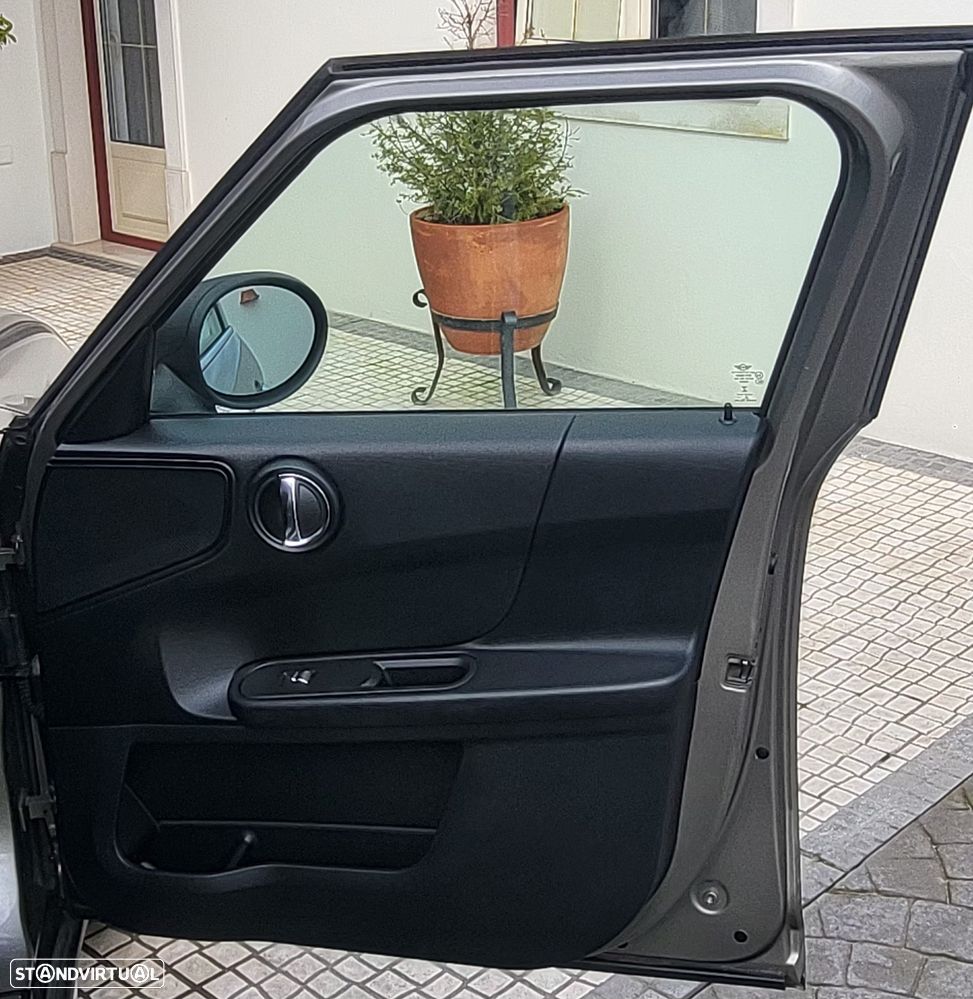 MINI Countryman One D - 11