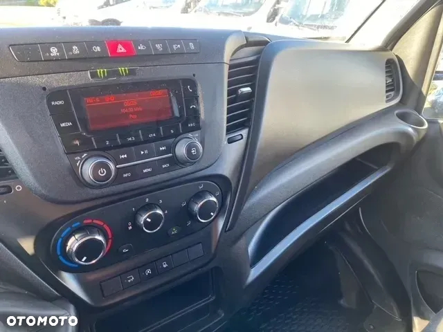 Iveco Daily kontener z windą 35S14 2,3 140 KM klima tempomat - 18