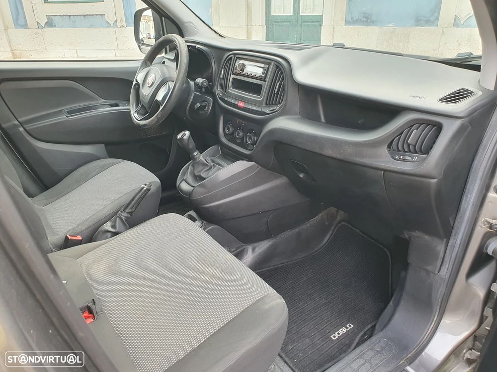 Fiat DOBLO MULTIJET 3 LUGARES A/C - 18