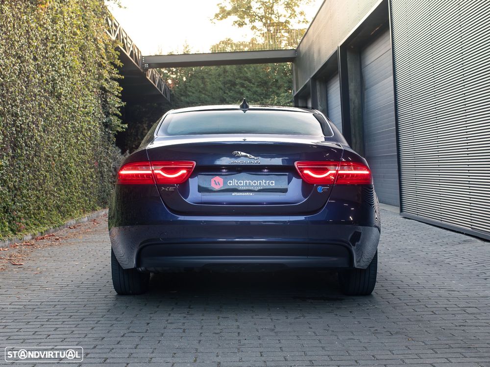 Jaguar XE 2.0 D Prestige - 9
