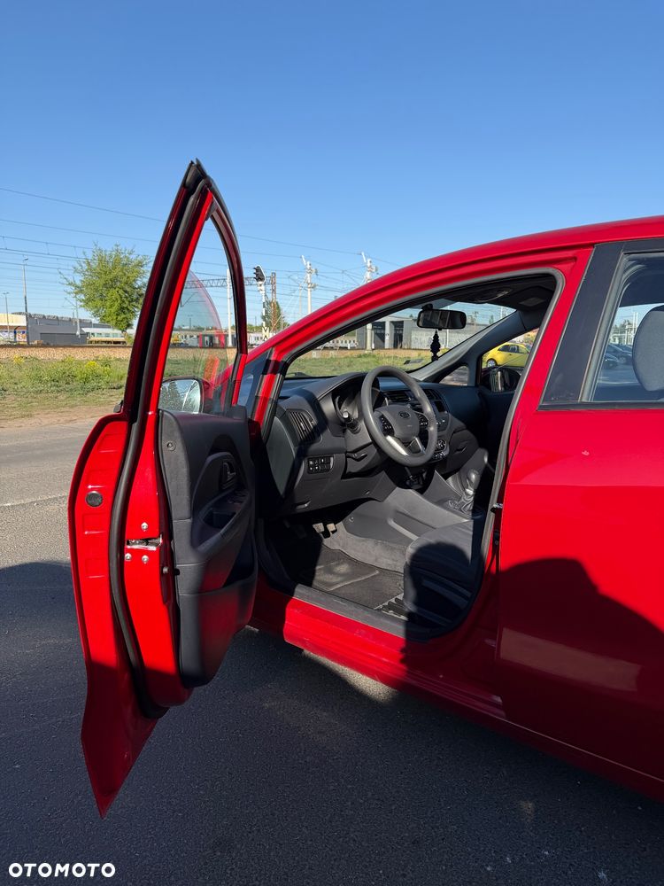 Kia Rio 1.4 M - 2