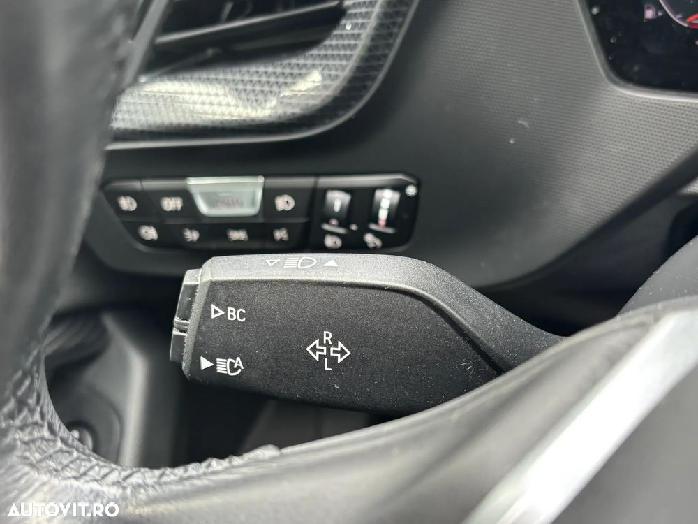 BMW Seria 2 218i Aut. - 28