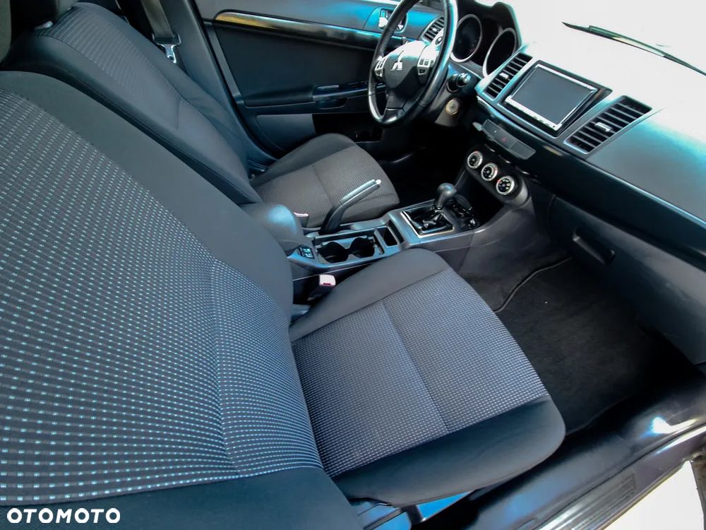 Mitsubishi Lancer 1.8 Intense - 8
