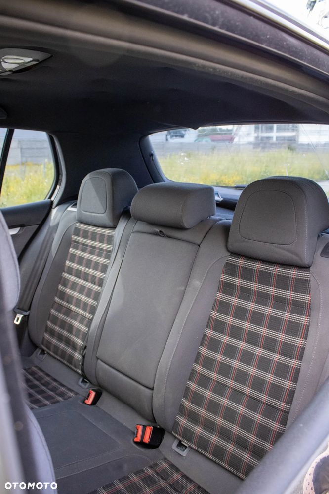 Volkswagen Golf 2.0 TSI GTI - 9