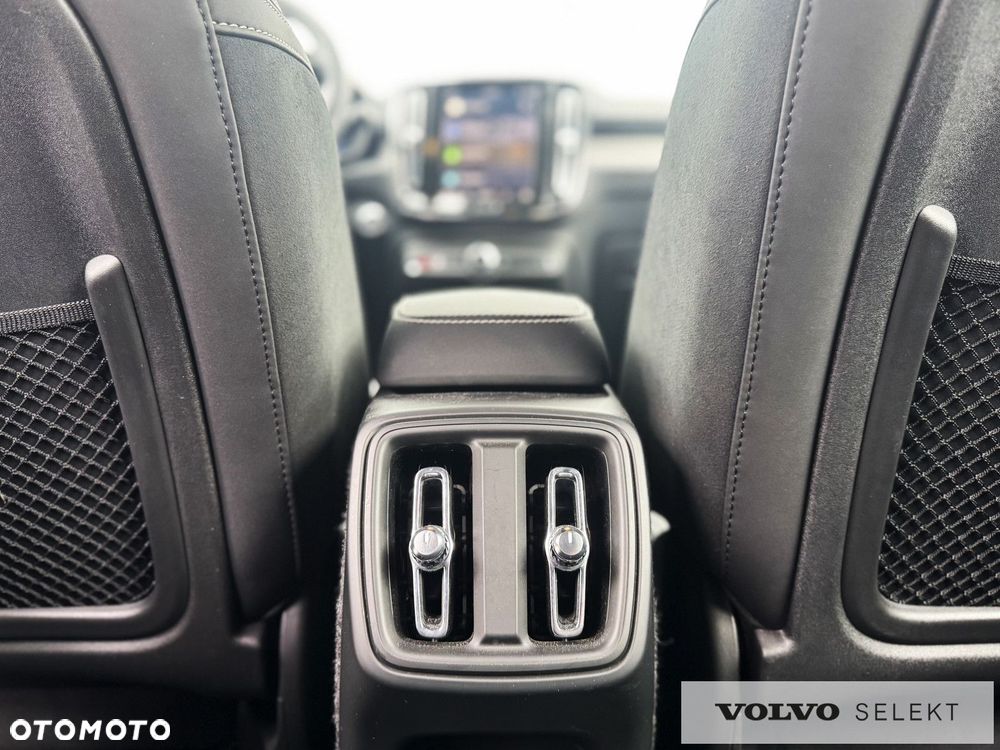 Volvo XC 40 - 25
