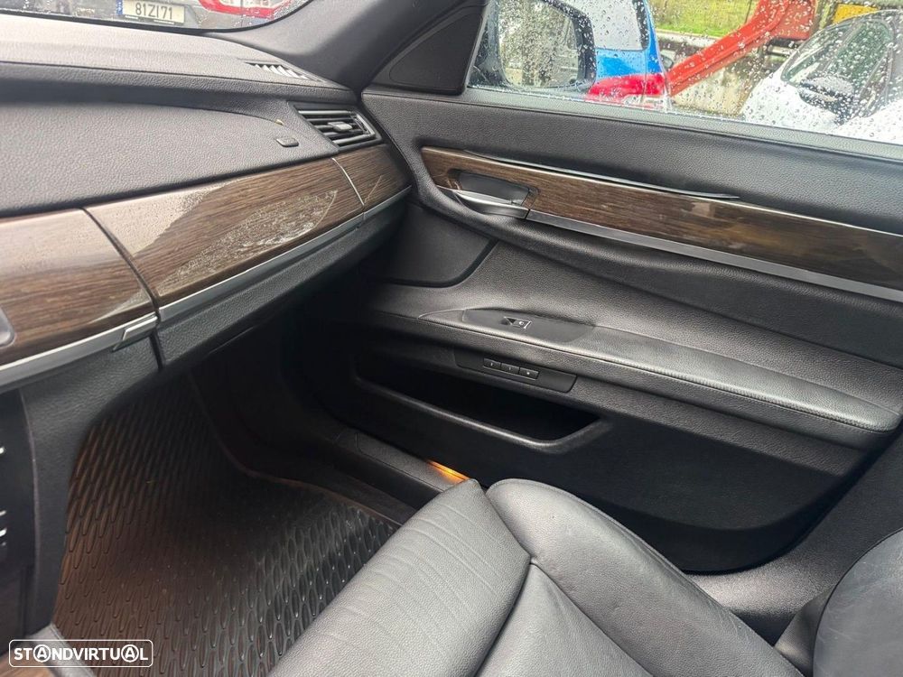 BMW 730 d Pack M - 12