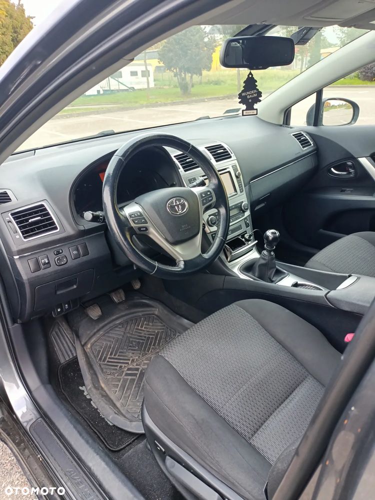 Toyota Avensis 1.8 Sol - 10