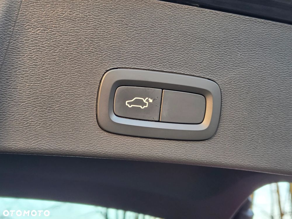 Volvo XC 40 T3 Geartronic Inscription - 28