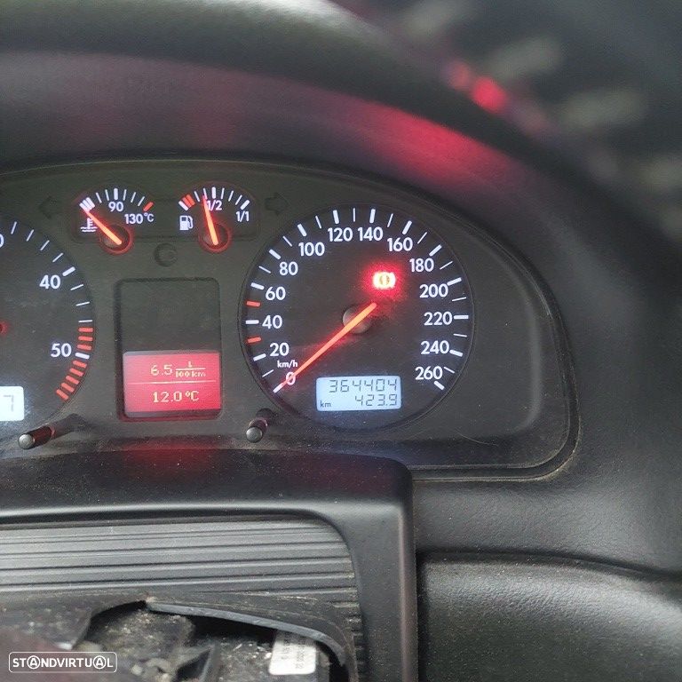 VW Passat 1.9 TDi Confortline - 9