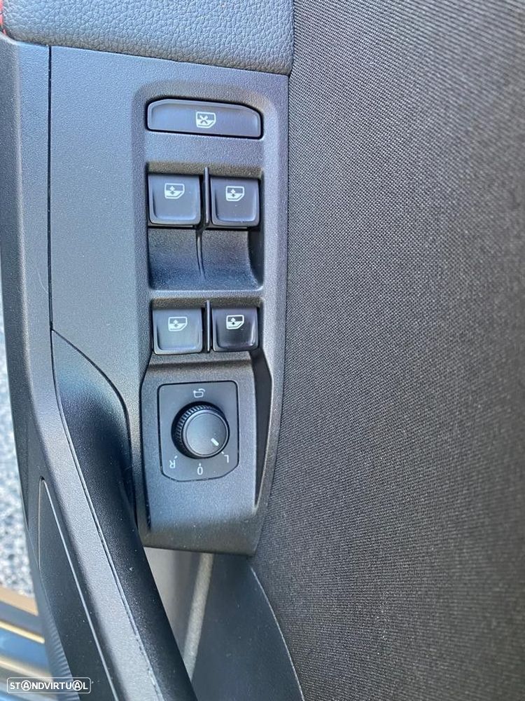 SEAT Arona 1.0 TSI FR - 44