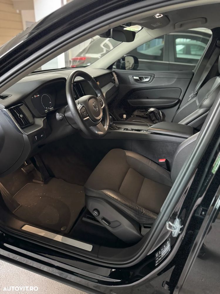 Volvo XC 60 D4 Momentum Pro - 34