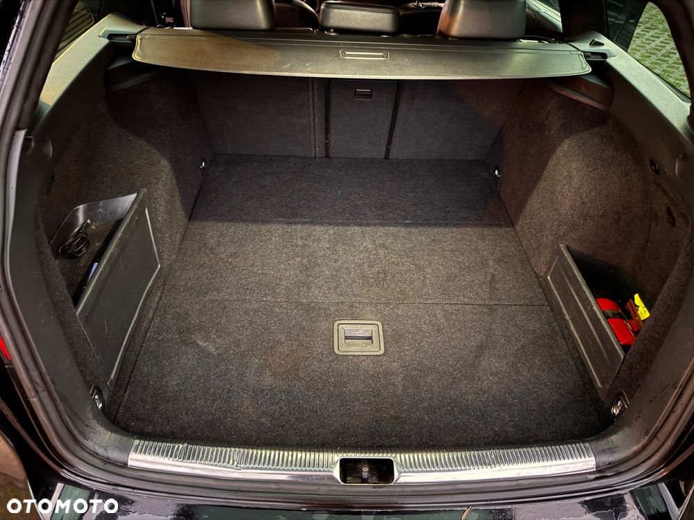 Volkswagen Passat 2.0 TDI DPF Sportline - 13