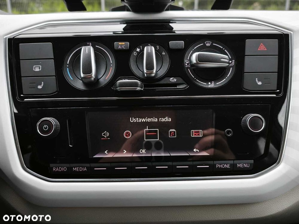 Volkswagen up! 1.0 TSI move - 28