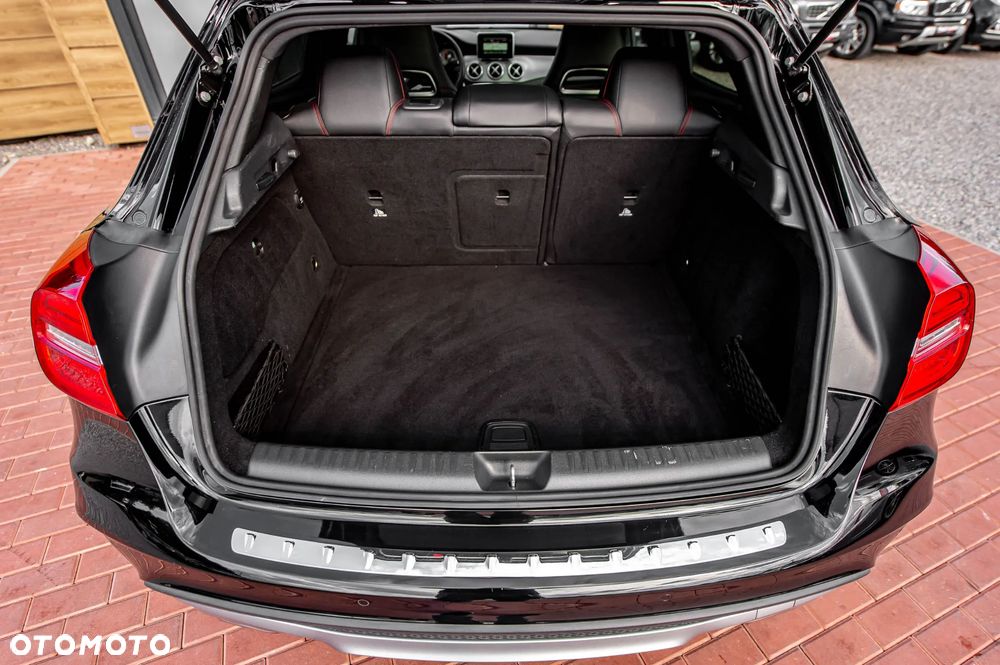 Mercedes-Benz GLA 250 4Matic 7G-DCT AMG Line - 15