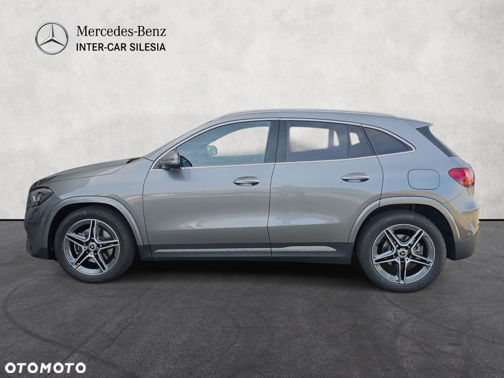 Mercedes-Benz GLA - 8