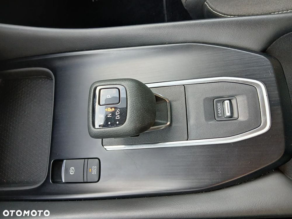 Nissan Qashqai 1.3 DIG-T mHEV N-Connecta Xtronic - 11