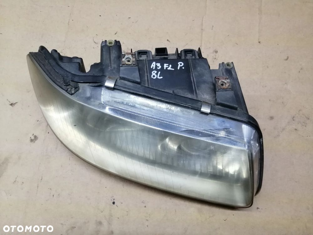 Audi A3 8L Lift lampa prawa oryginał Hella EU - 2