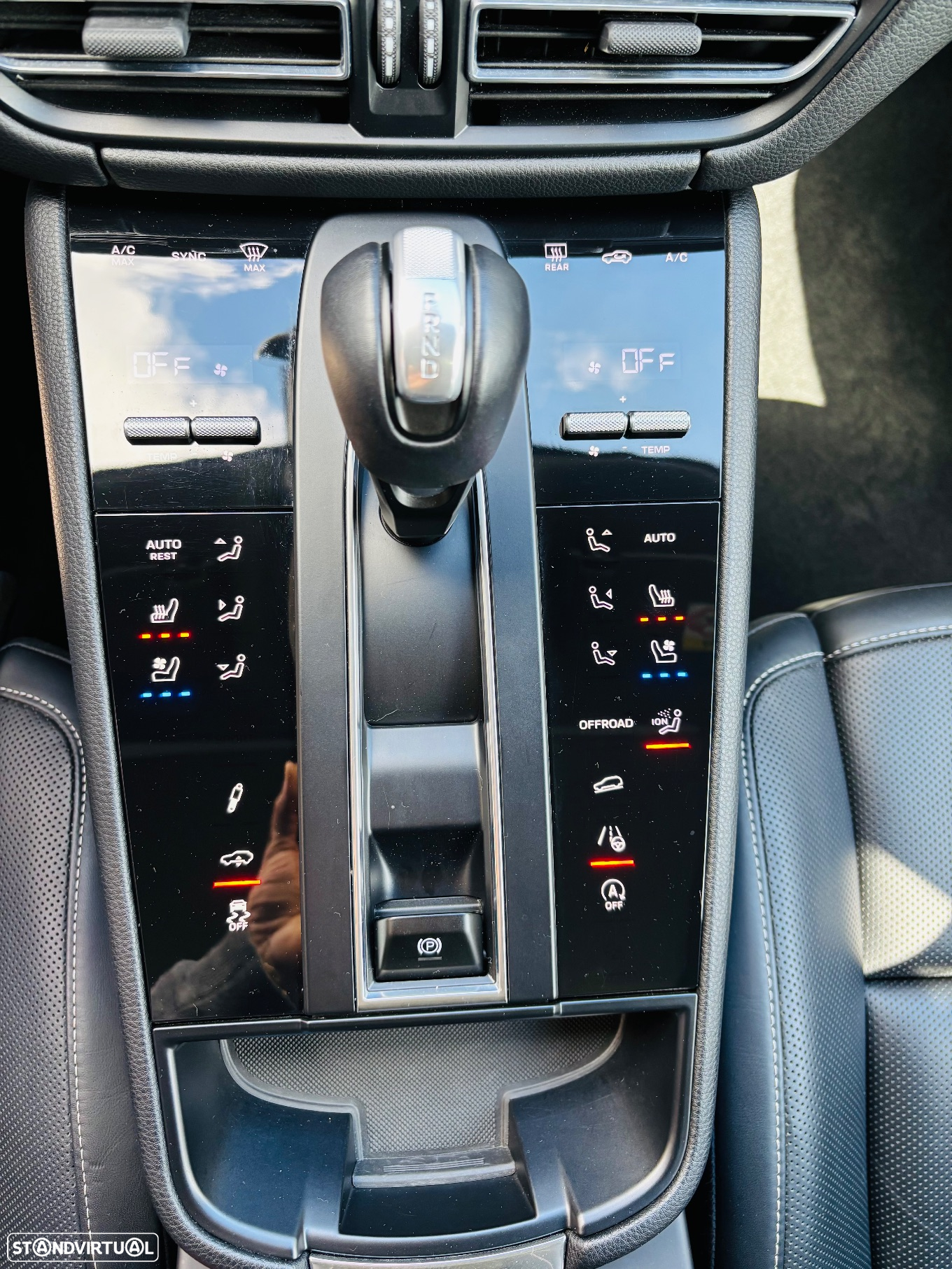 Porsche Macan T - 38