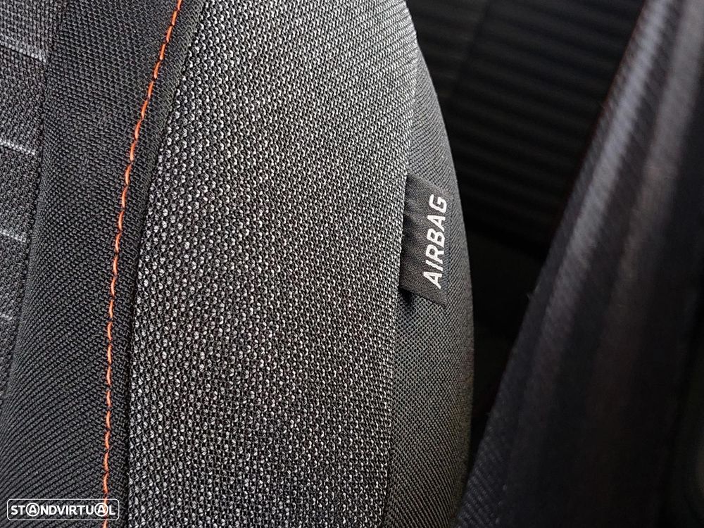 Peugeot 2008 1.5 BlueHDi Active Pack - 24