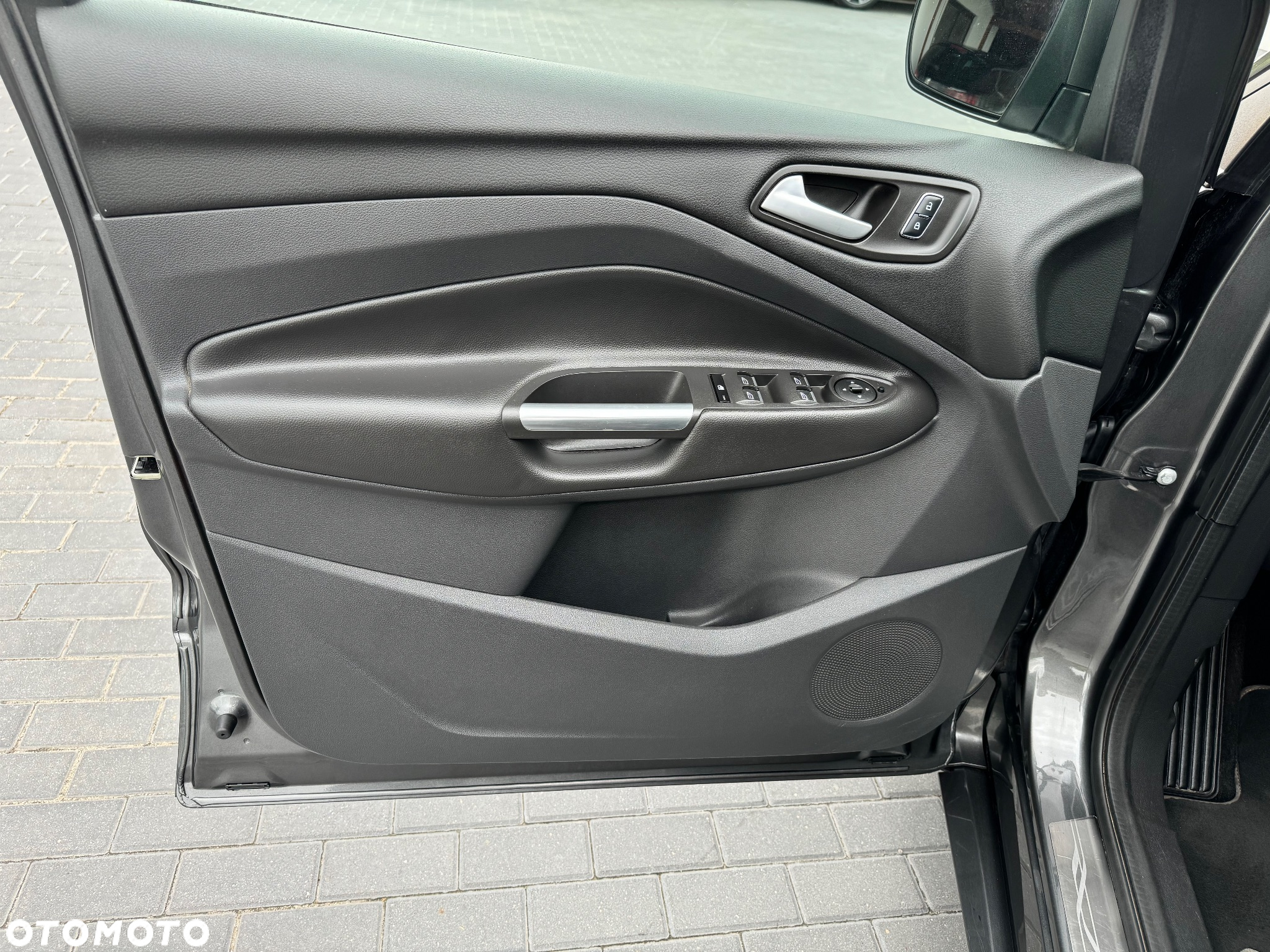 Ford Kuga 2.0 TDCi 4x4 Individual - 32