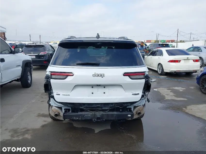 Jeep Grand Cherokee - 13