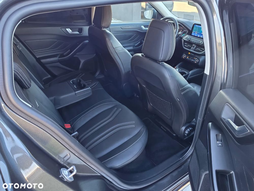 Ford Focus ver-1-5-ecoboost-start--stopp--system-vignale - 14